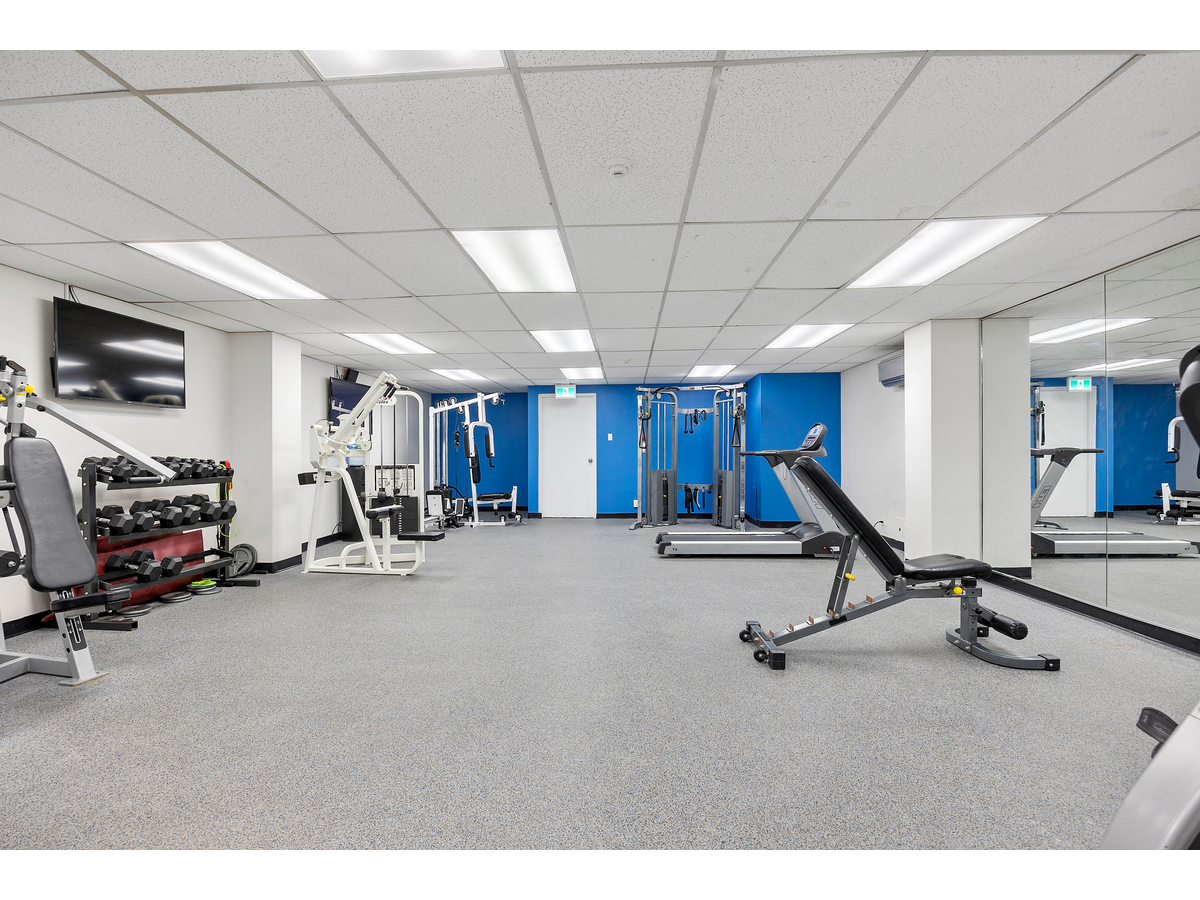 396 Queens Avenue - Photo 9