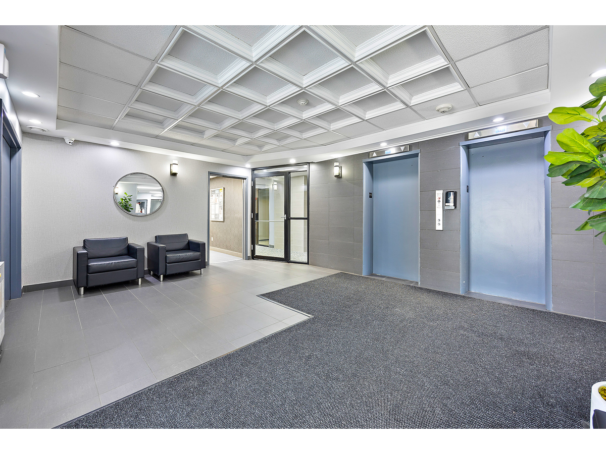 396 Queens Avenue - Photo 11
