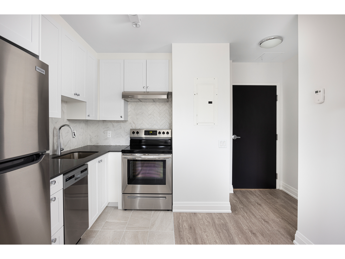 2701 EGLINTON AVE W - Photo 3