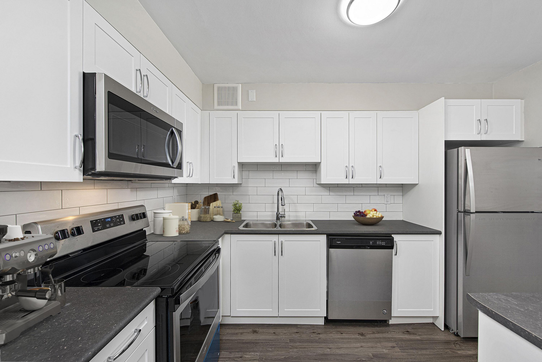 340 Colborne Street - Photo 3