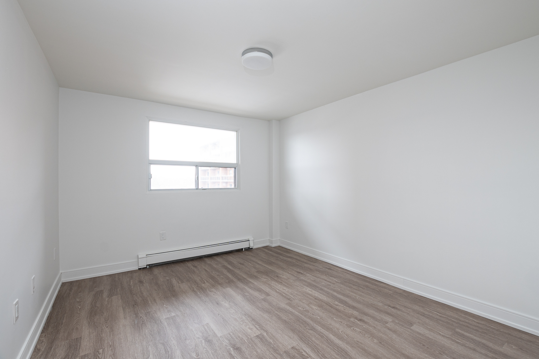 1560, 1570, 1580 Adelaide Street North - Photo 11