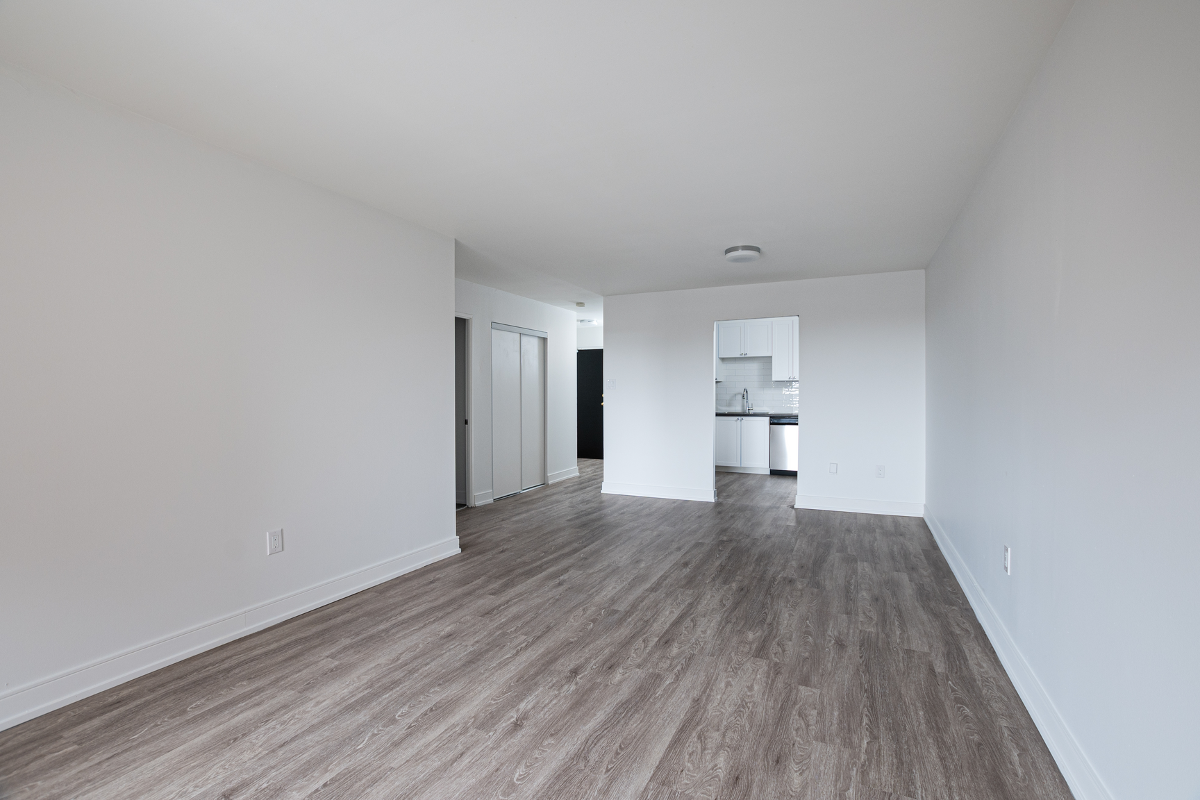 1560, 1570, 1580 Adelaide Street North - Photo 14