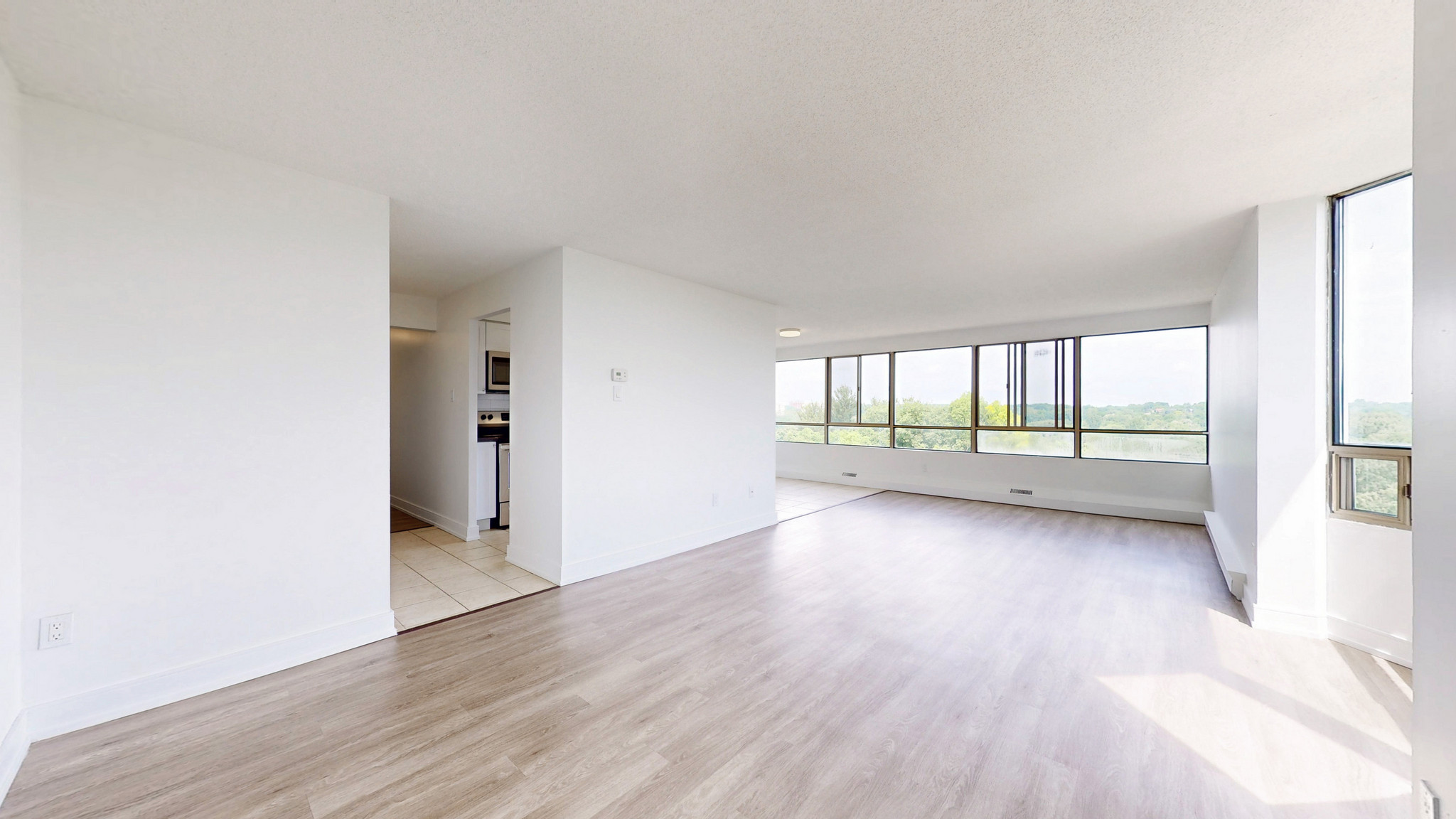 500 Proudfoot Lane - Empress Gate Apartments - Photo 10