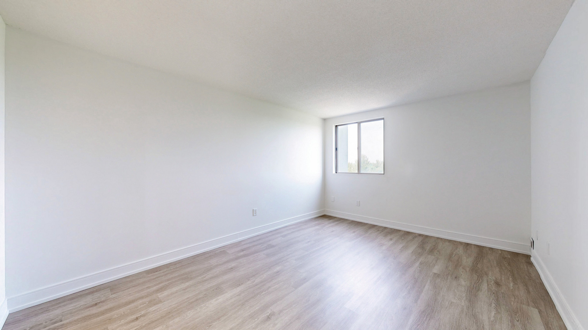 500 Proudfoot Lane - Empress Gate Apartments - Photo 12