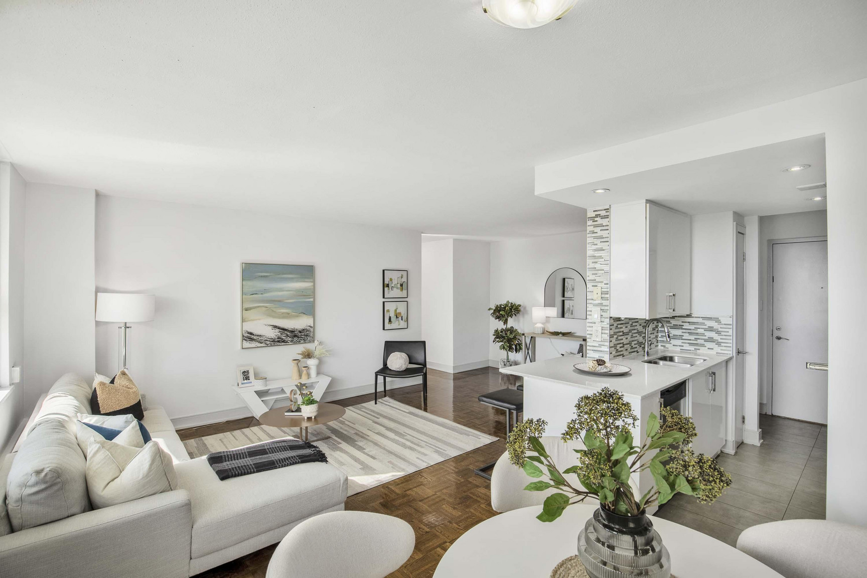 225 Davisville Avenue - Photo 6
