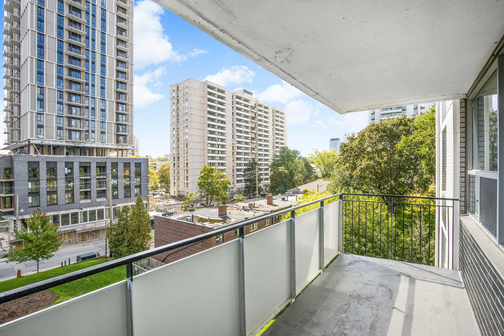 225 Davisville Avenue - Photo 16