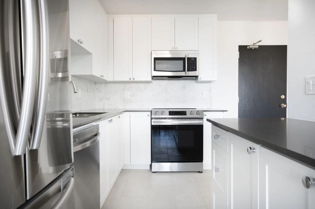 7411 & 7433 Yonge St. and 20 & 30 Clarke Ave - Photo 3