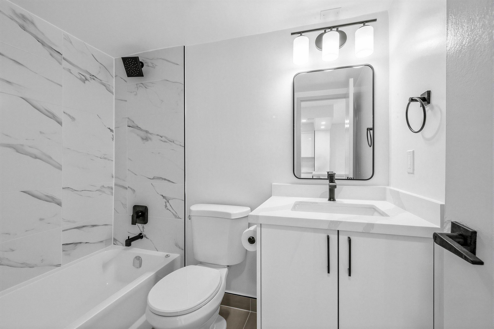 225 Davisville Avenue - Photo 31