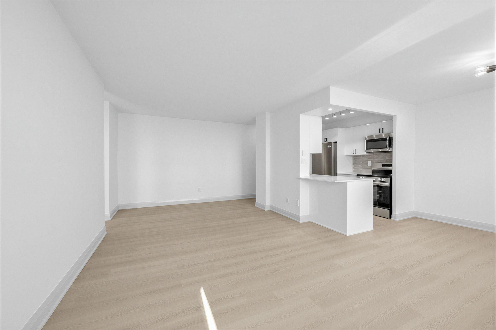 225 Davisville Avenue - Photo 34