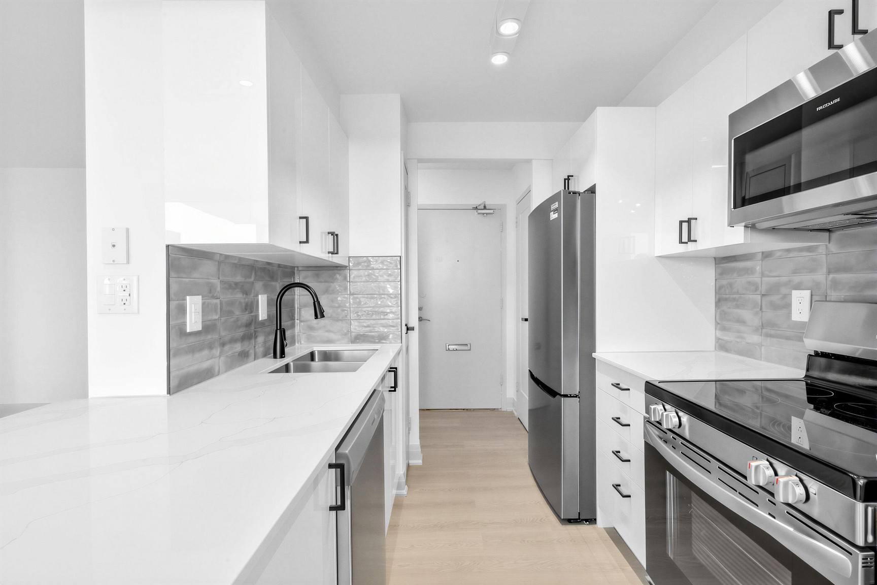 225 Davisville Avenue - Photo 32