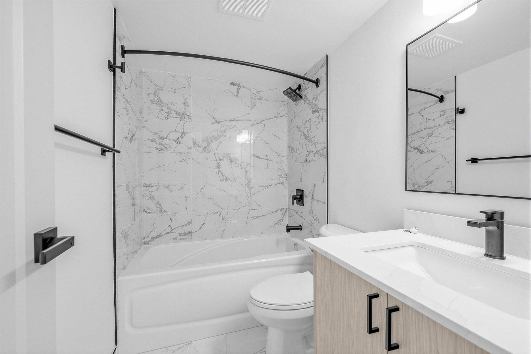 225 Davisville Avenue - Photo 45