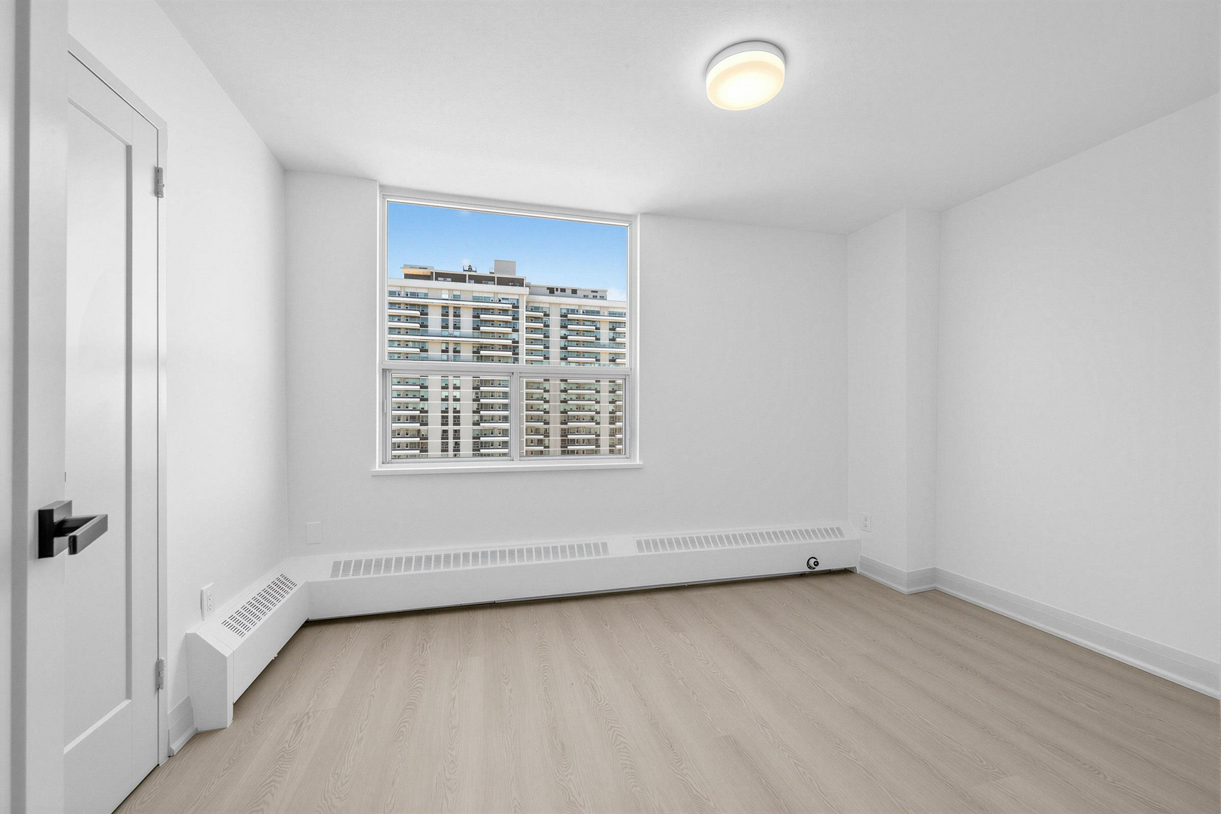 225 Davisville Avenue - Photo 44