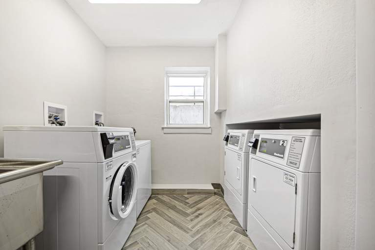 310-312 LONSDALE RD - Photo 9