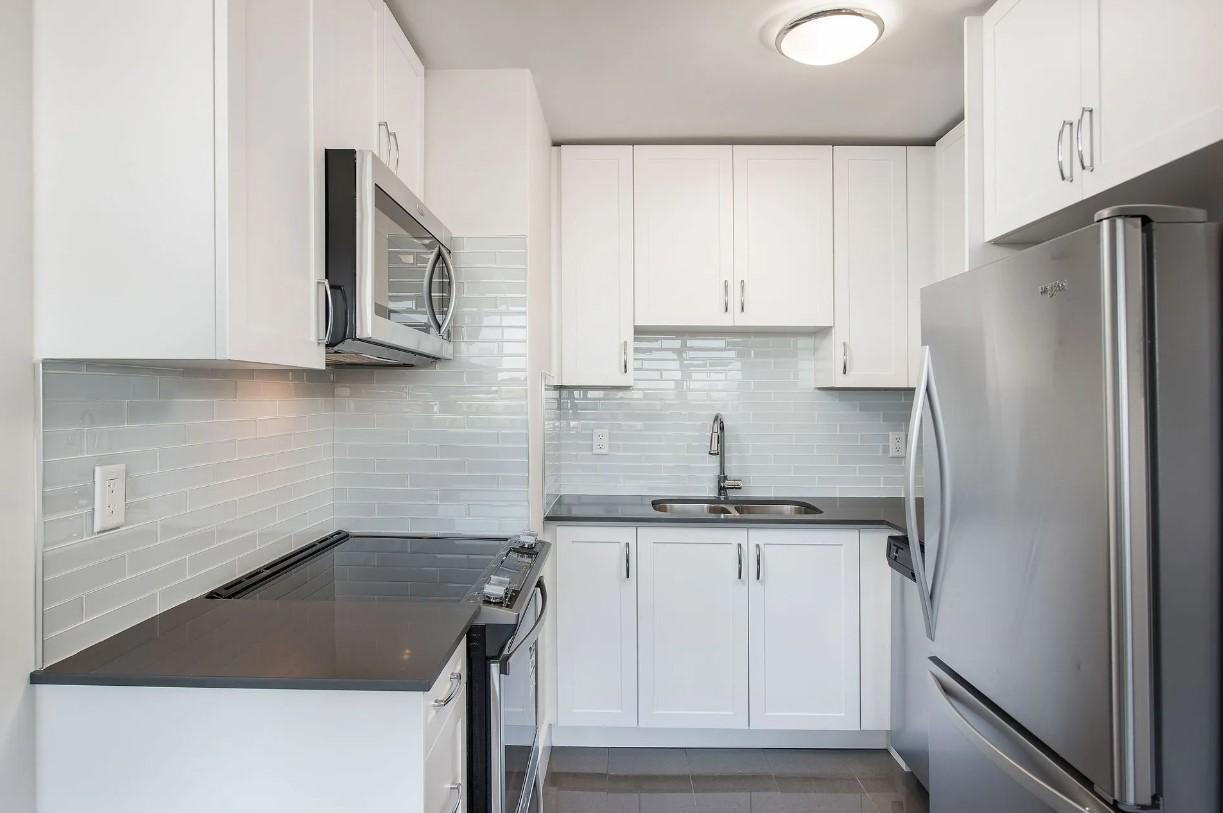 1080 Kingston Road - Photo 3