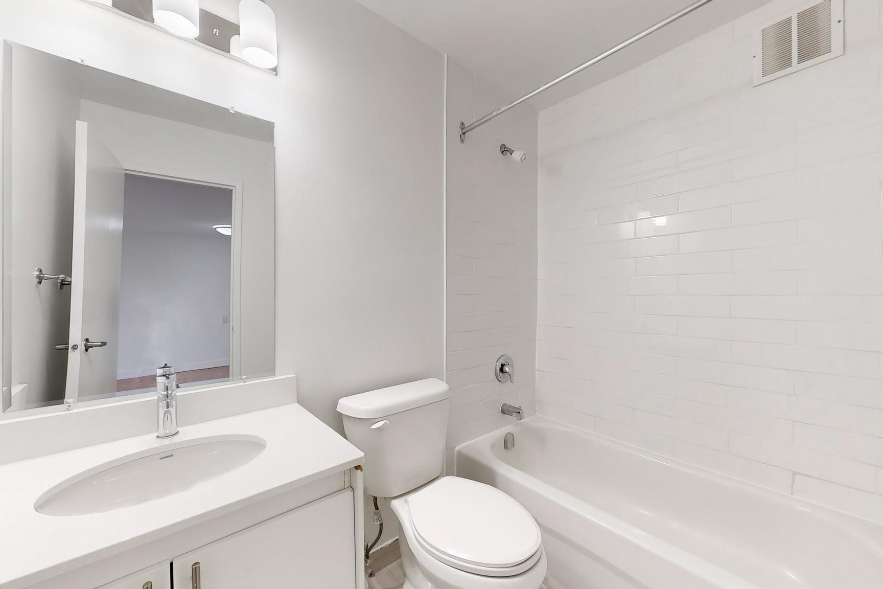 498 Queens Avenue - Photo 5