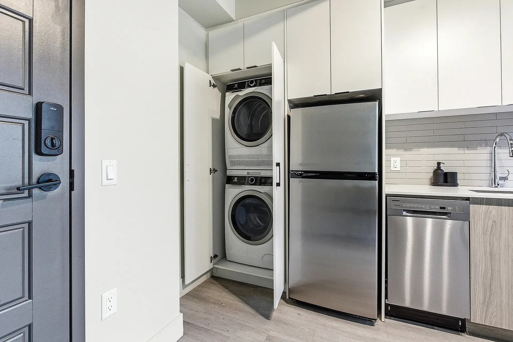 Hillside Apartments - Photo 3
