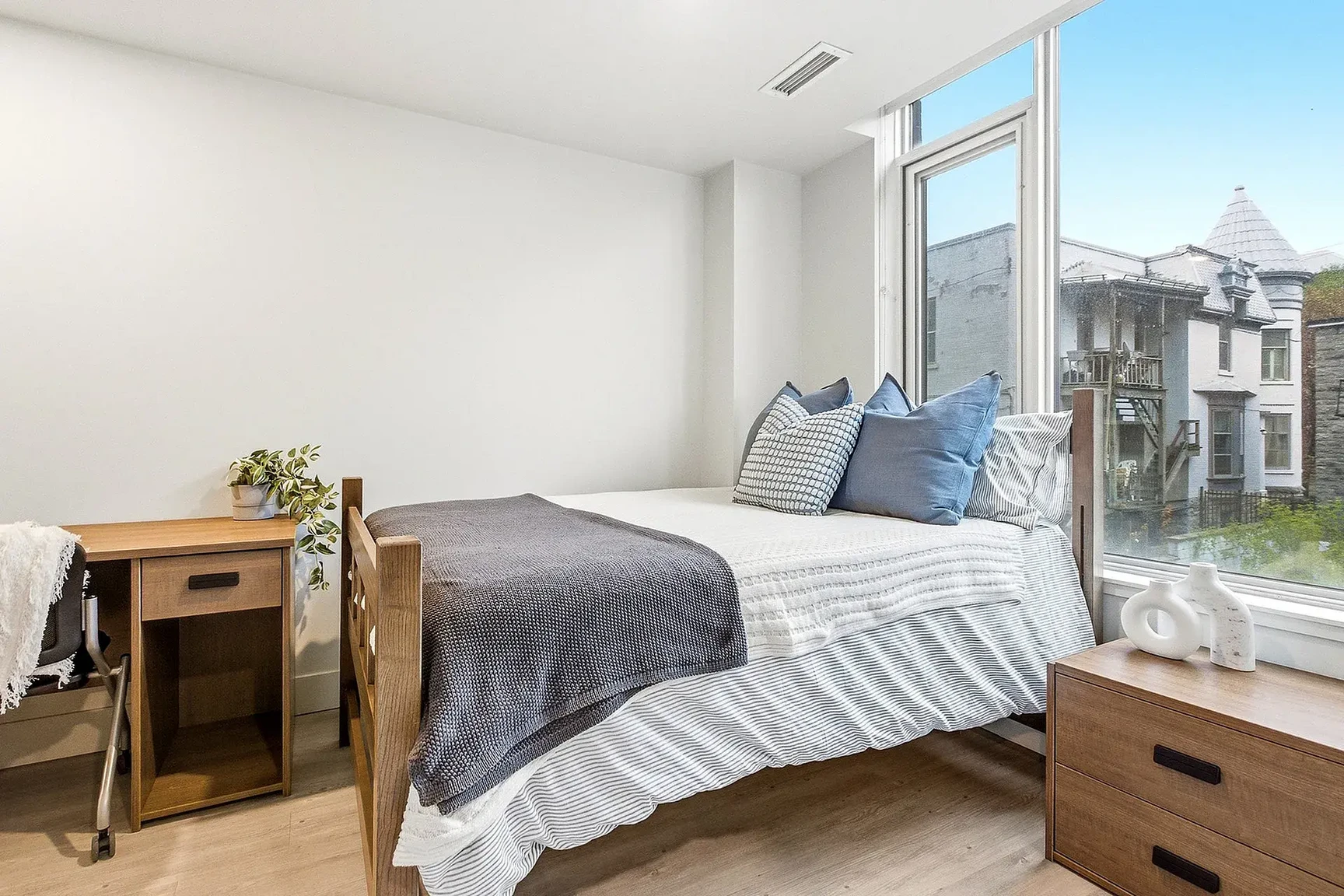 Hillside Apartments - Photo 7