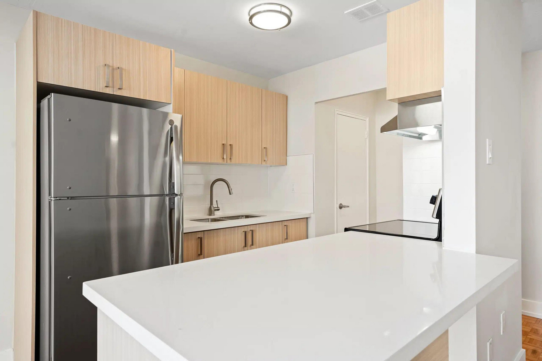 12 Park St. E. - Photo 3