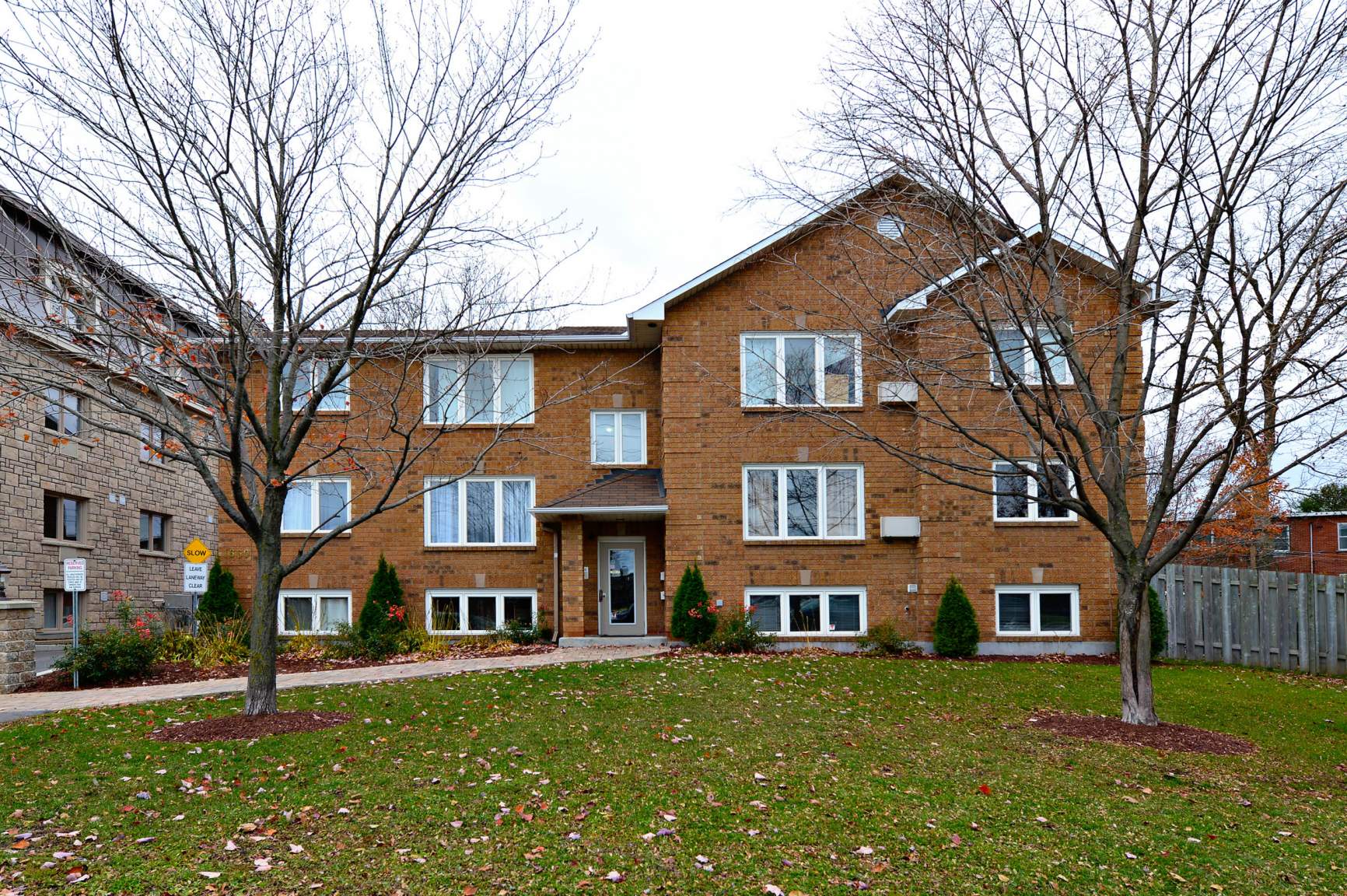1660 Russell Rd