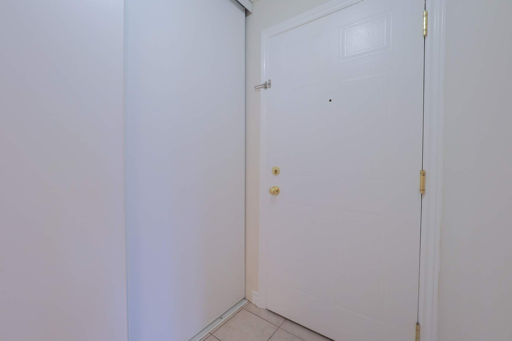 1678 Russell Rd - Photo 4