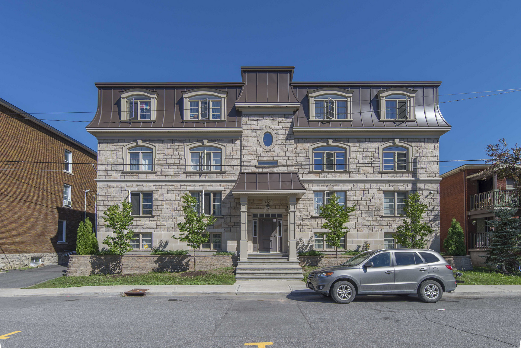 307 Lebreton St South
