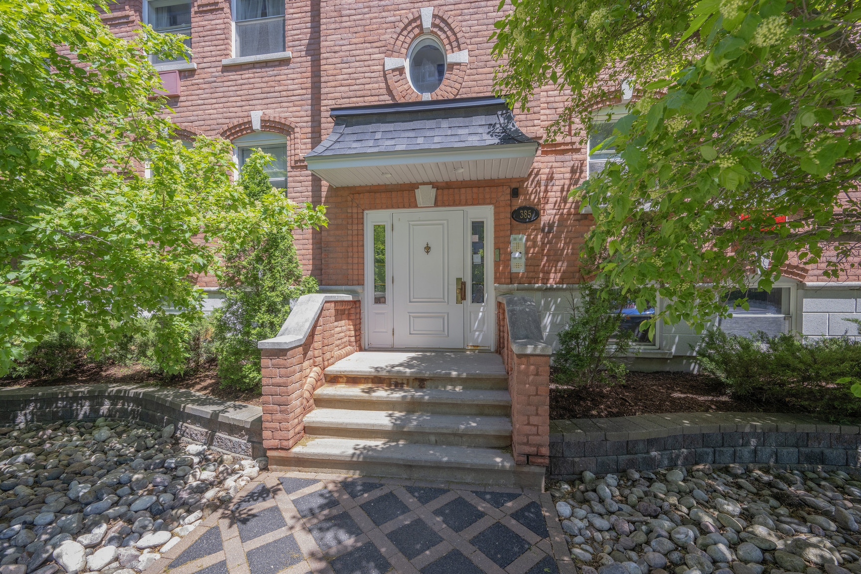 385 Bell St South - Photo 10