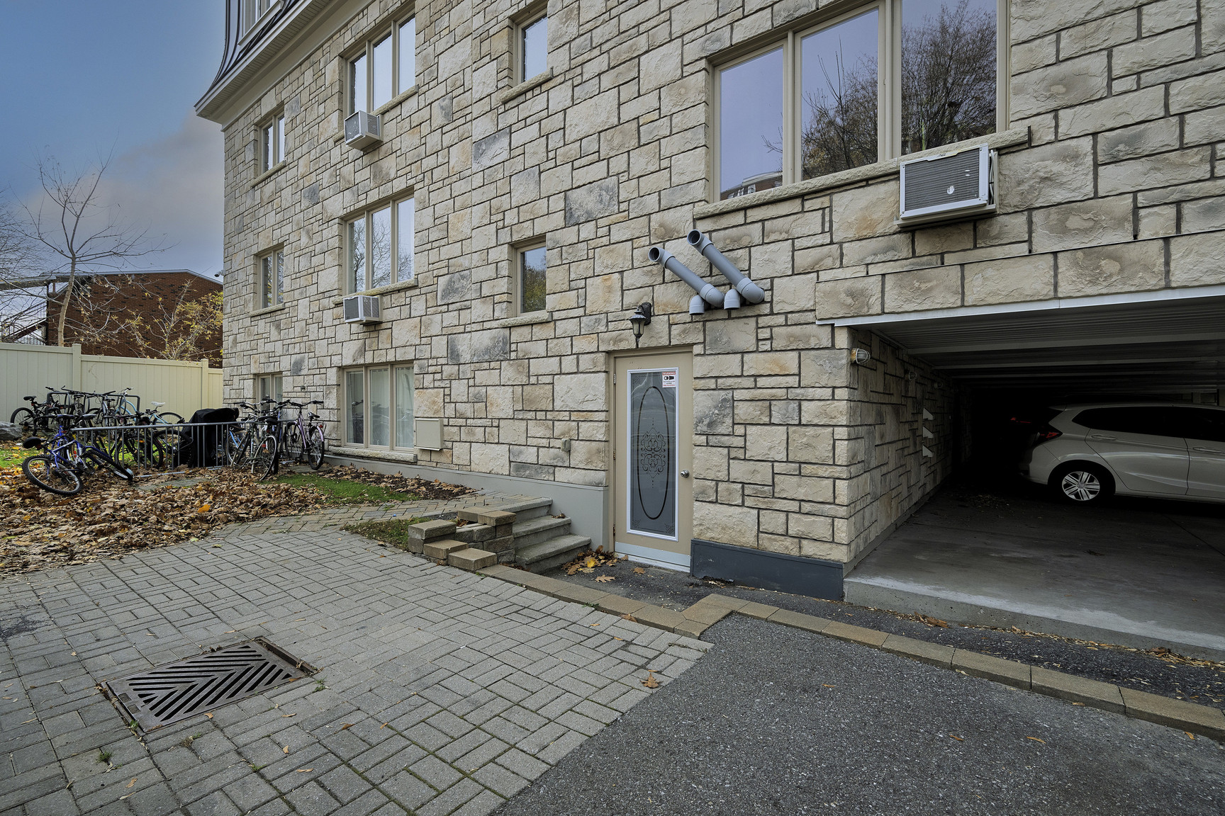 307 Lebreton St South - Photo 32