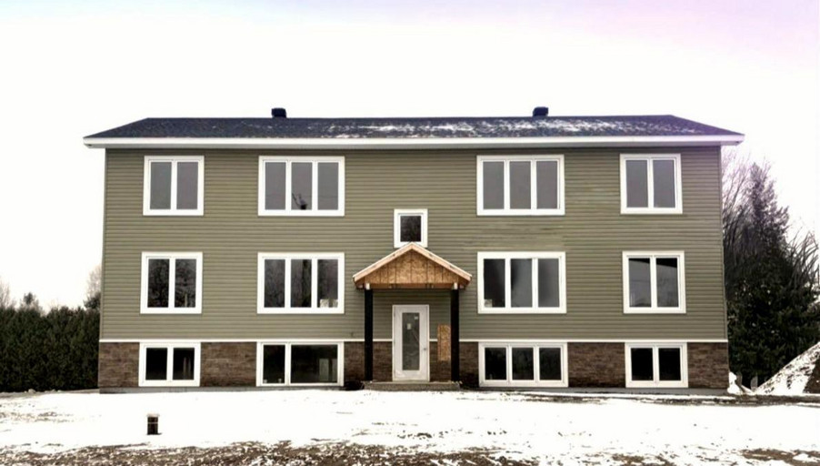 2662 Old Montreal Rd