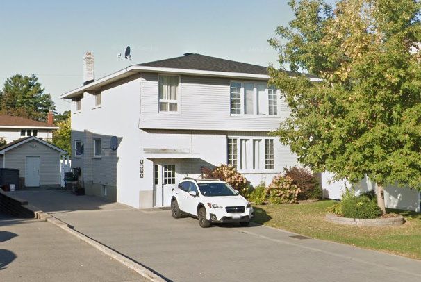 1674 Russell Rd