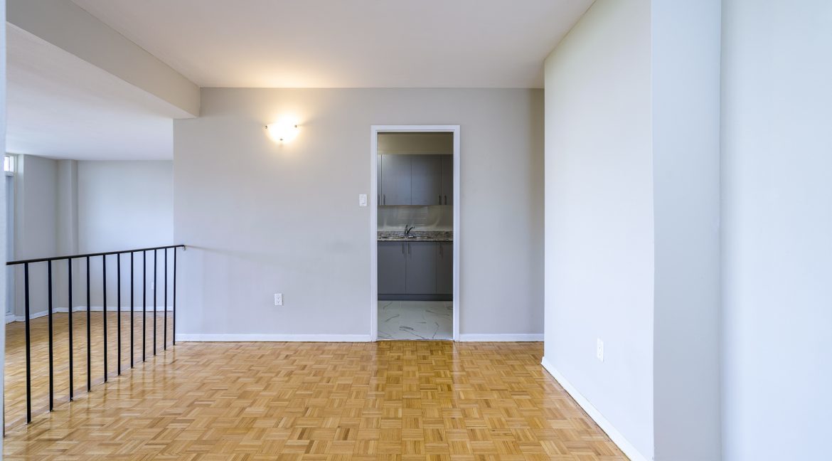 6161 Bathurst Street - Photo 11