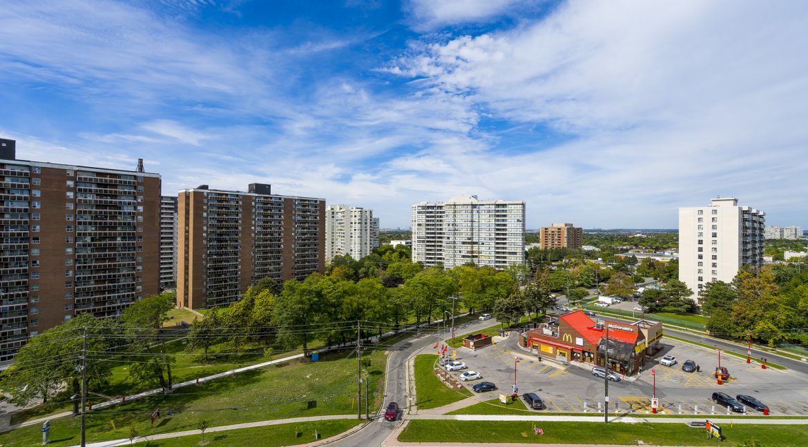 6161 Bathurst Street - Photo 41