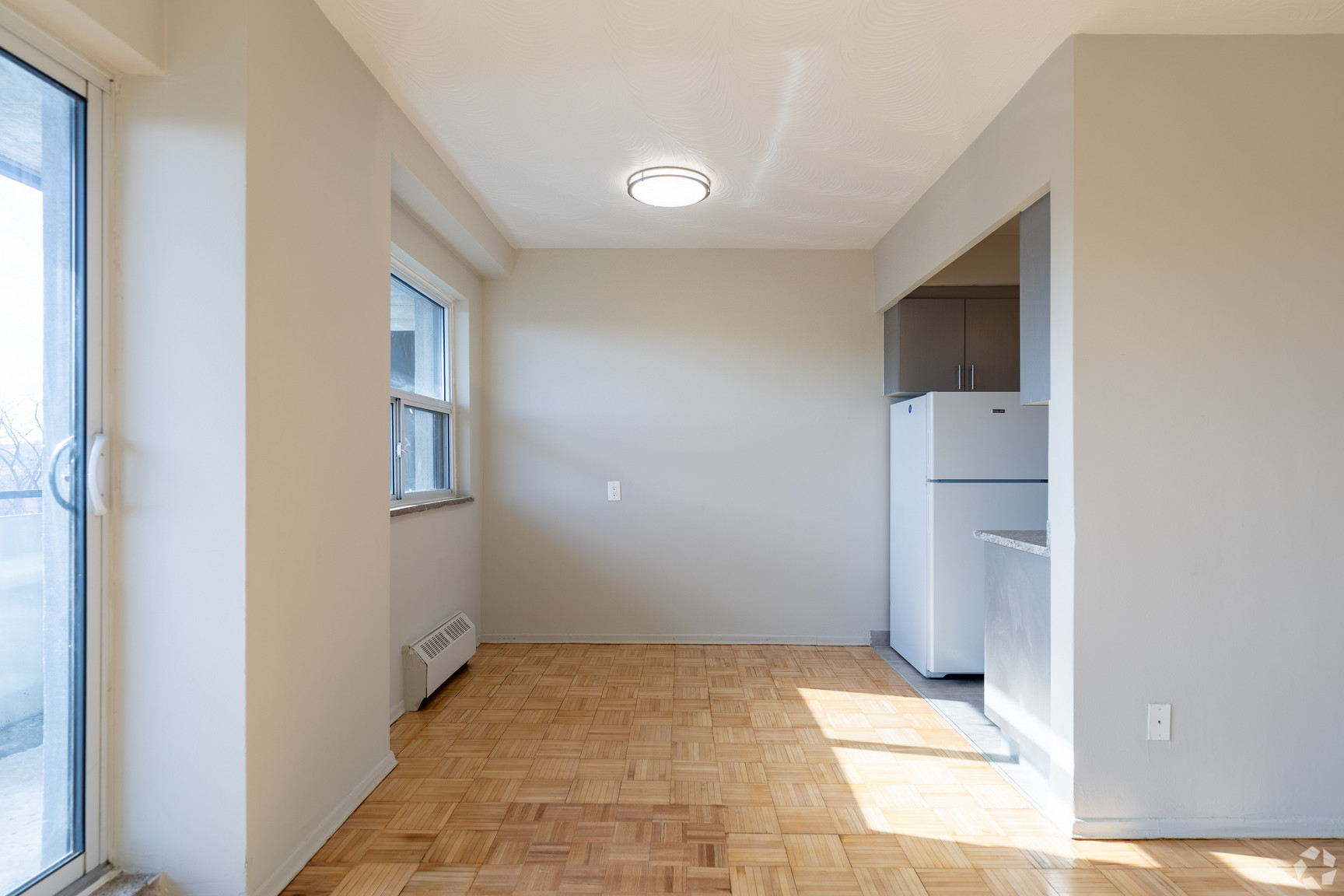 898 Jane Street - Photo 10
