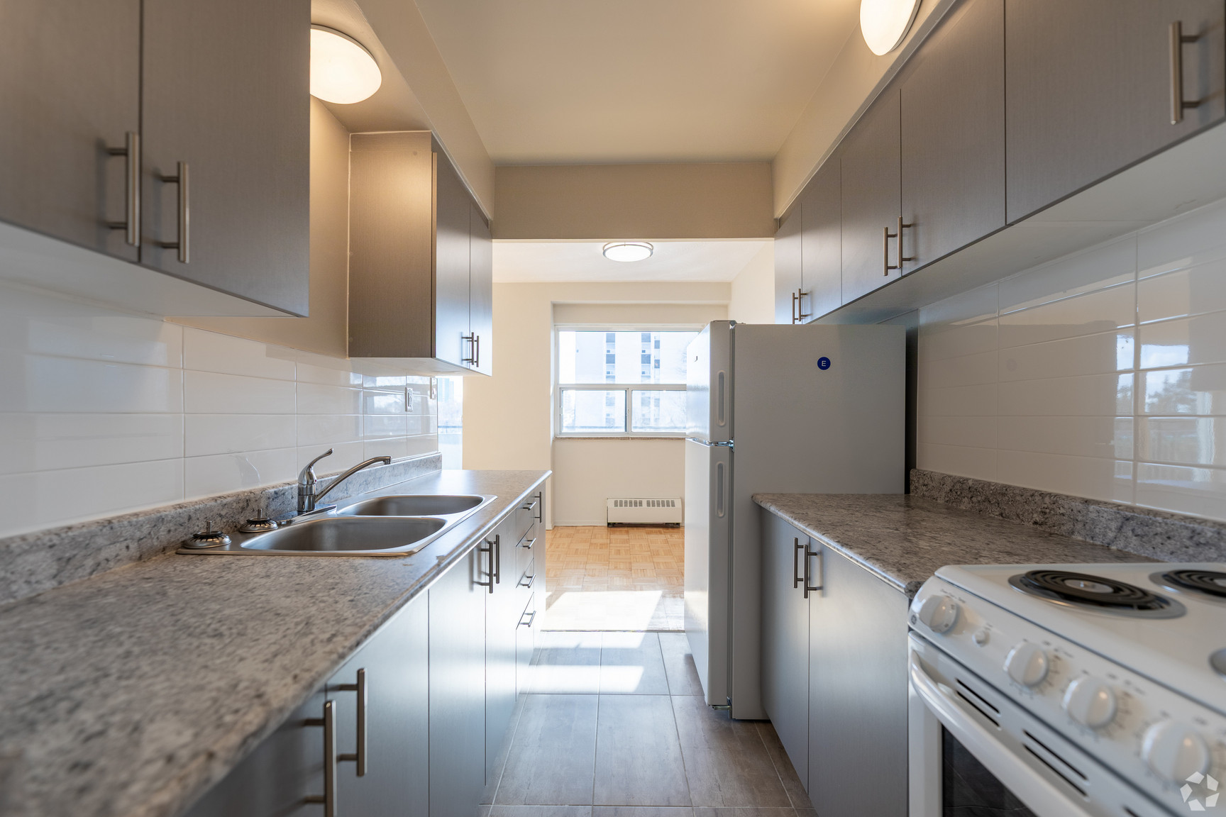 898 Jane Street - Photo 14
