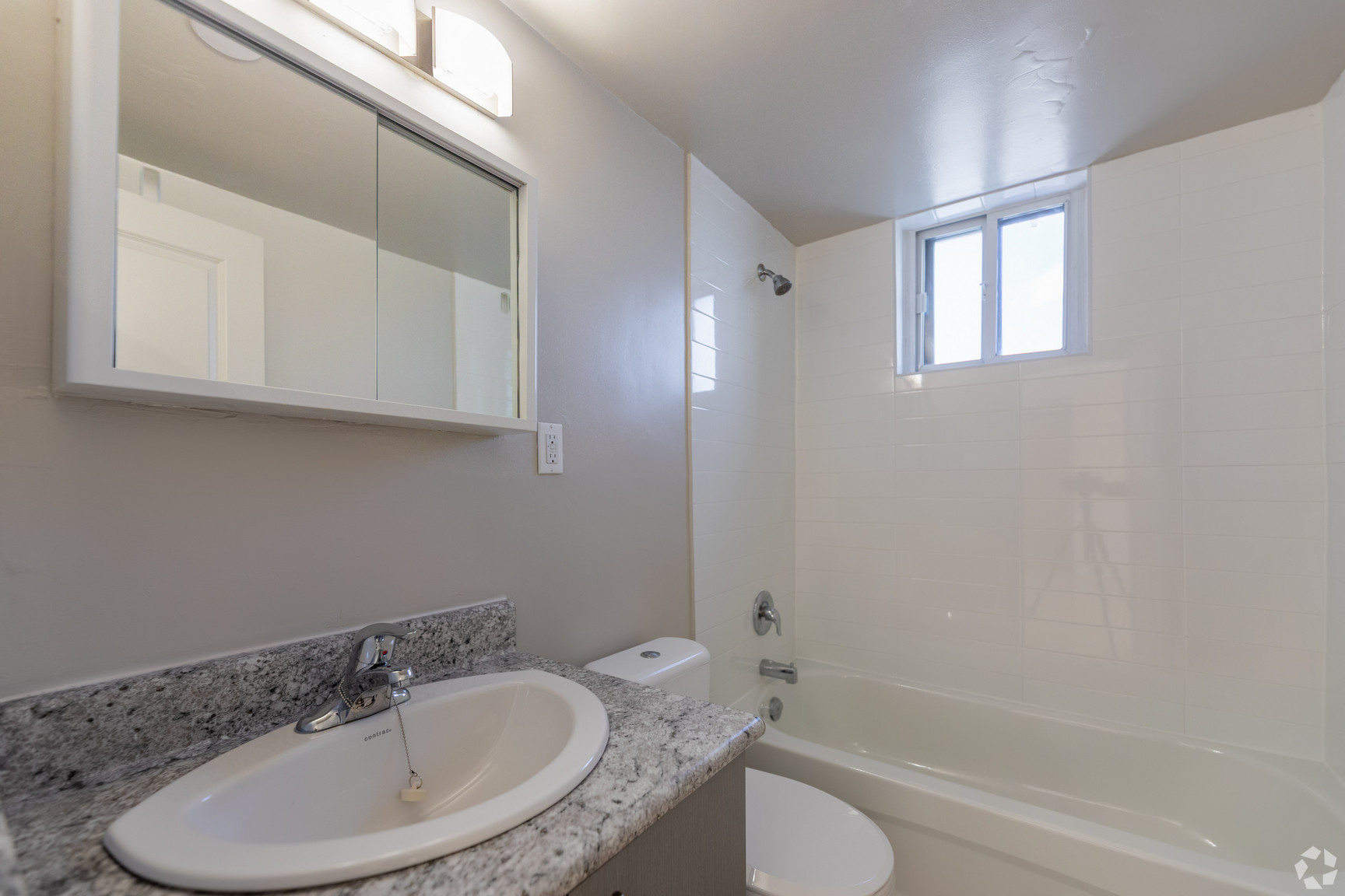 898 Jane Street - Photo 16