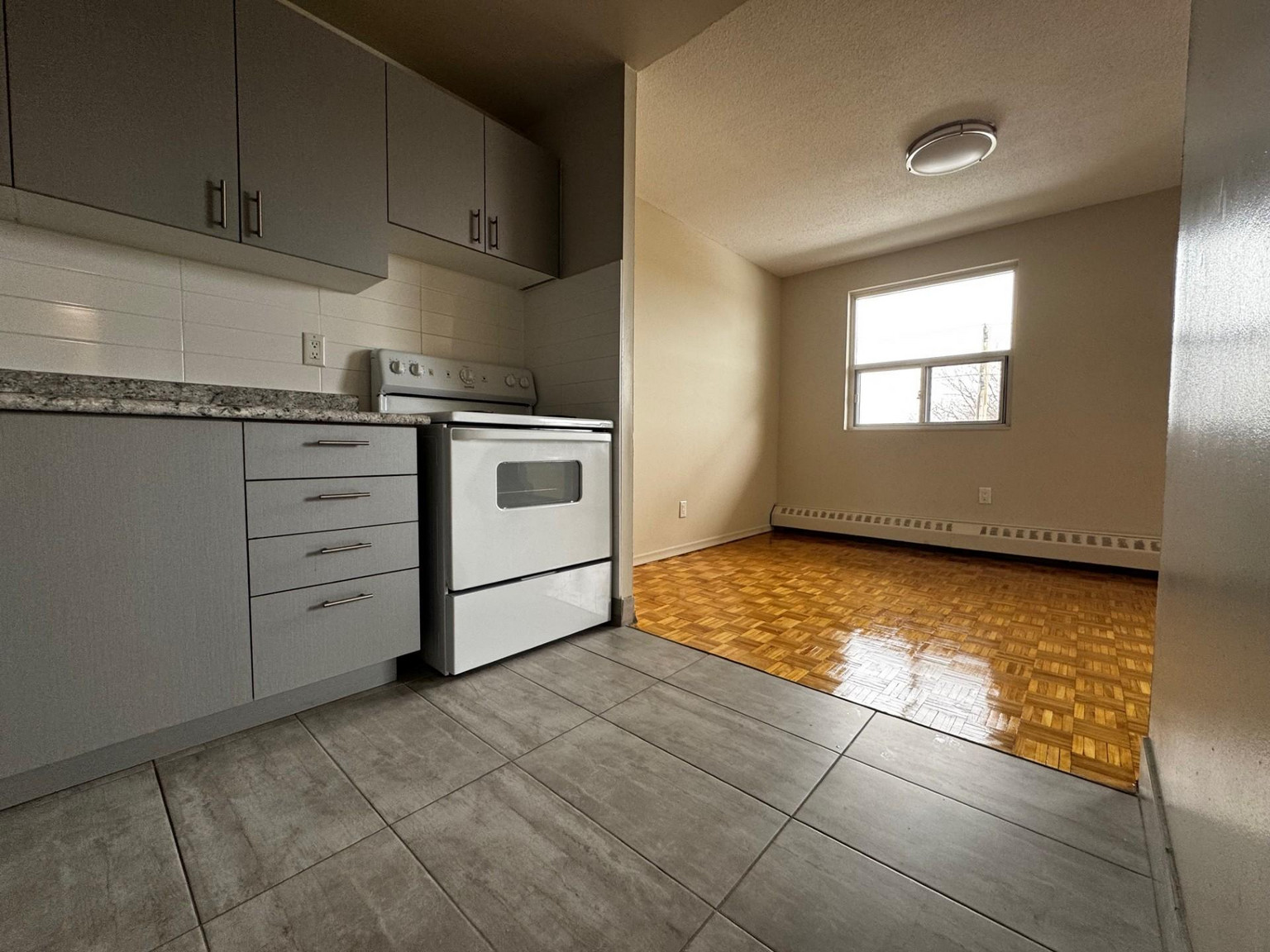 549 - 573 North Service Road - Photo 18