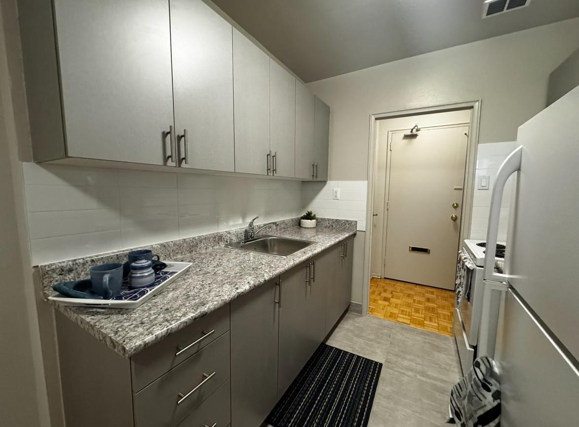 52 Park Street East - Photo 8