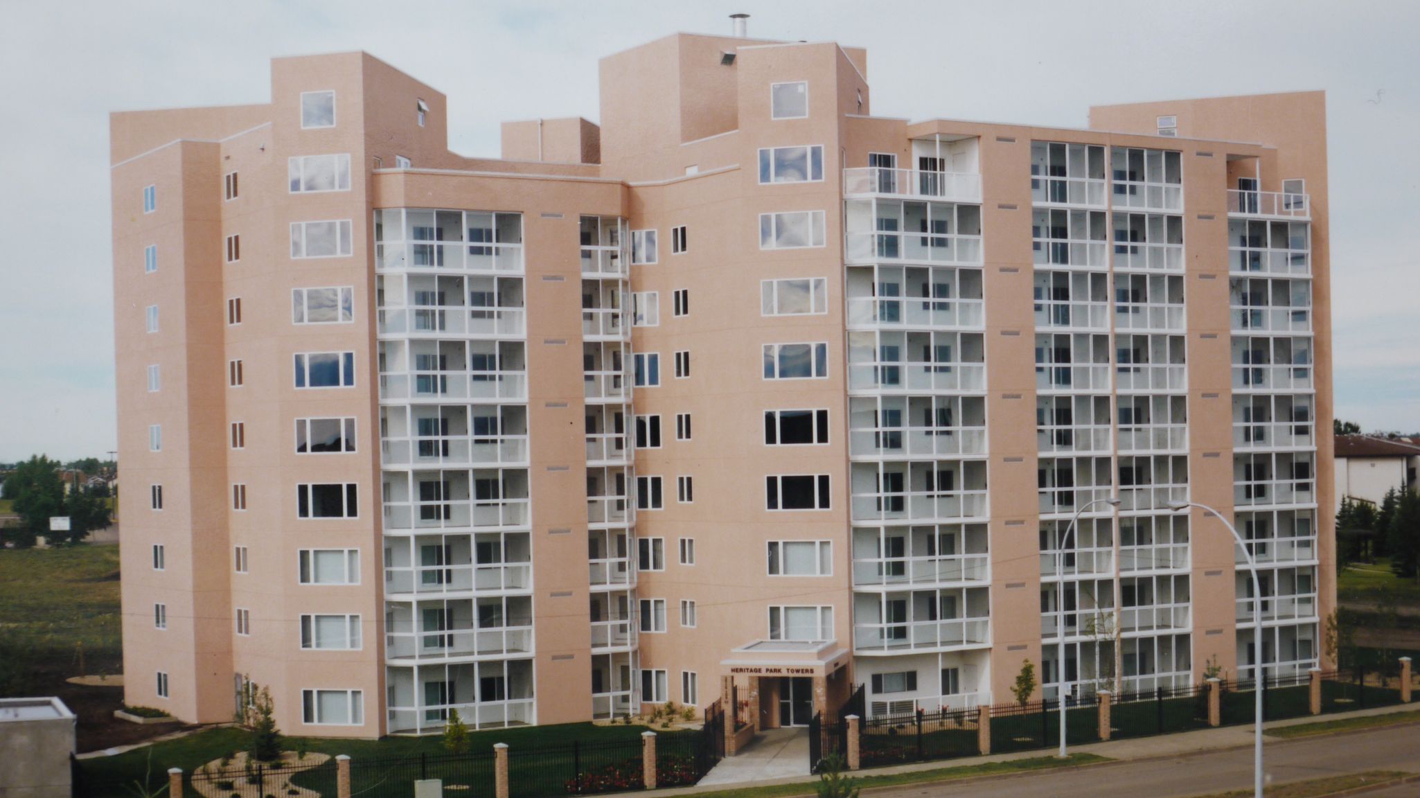 Heritage Park Towers   - Photo 4