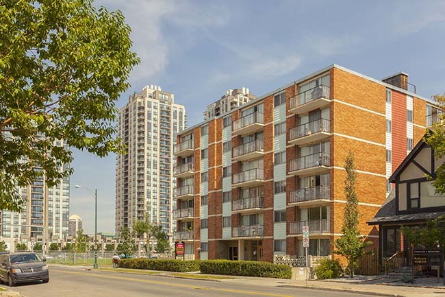 Camelot Suites - Photo 6