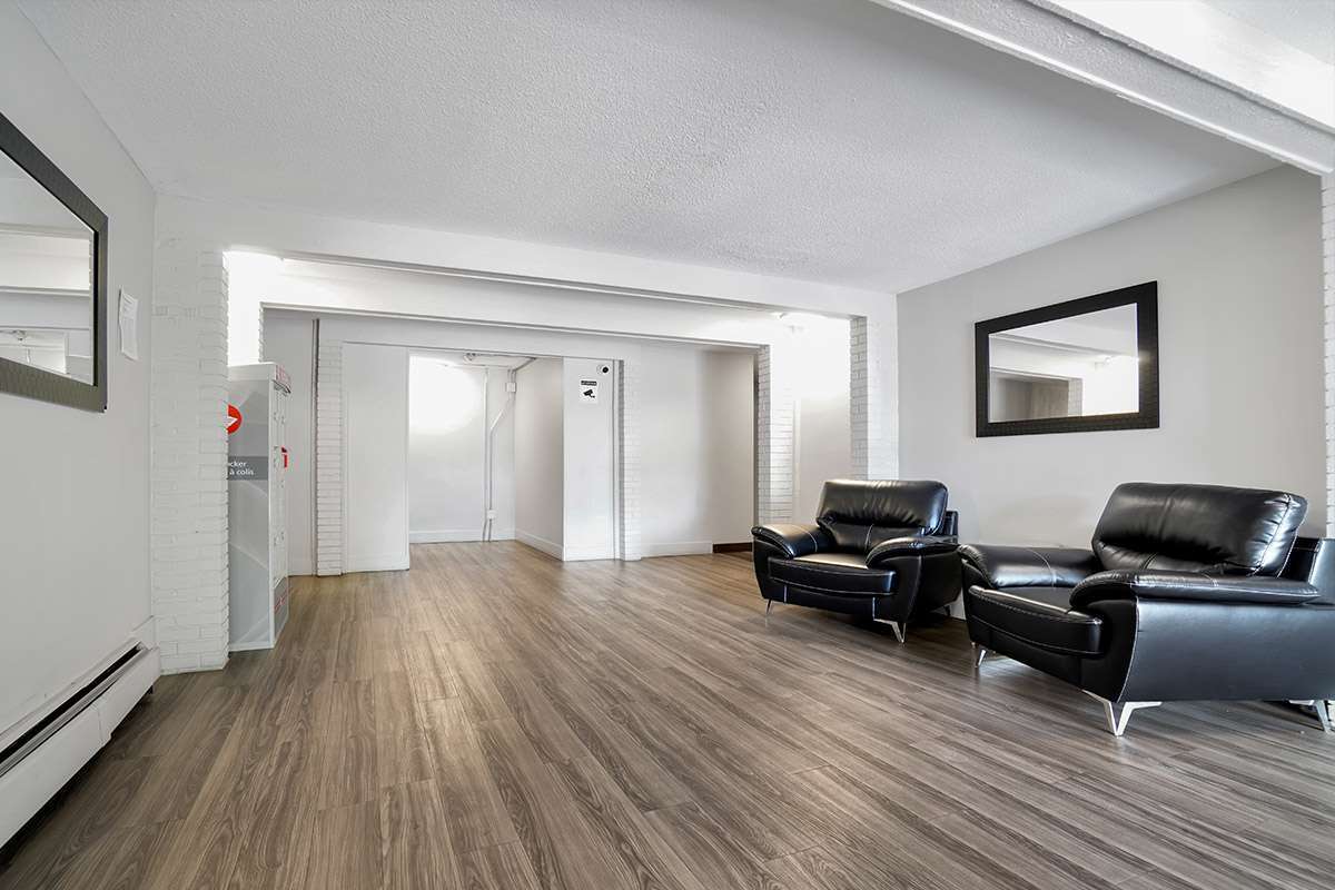 Chateau Delon Apartments - Photo 6