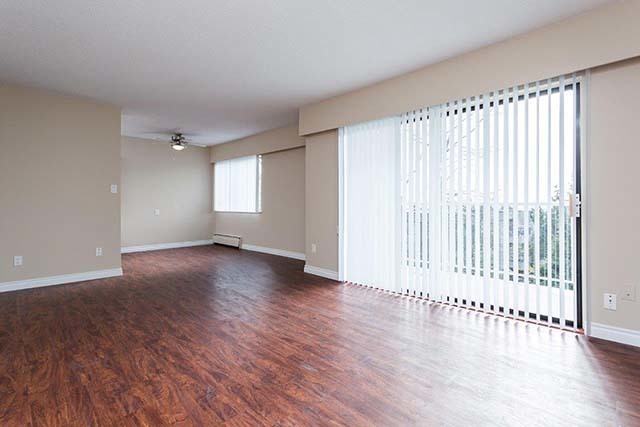 Chateau Delon Apartments - Photo 12