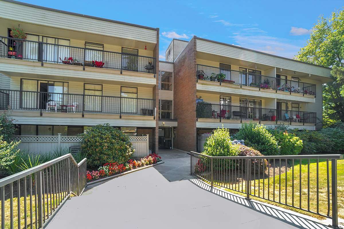 Cypress Gardens Apartments - Photo 12