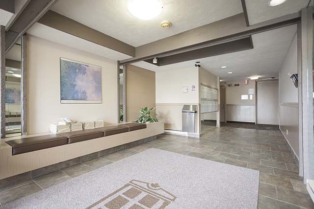 Mayfair Manor Apartments - Photo 6