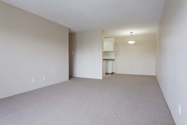 Mayfair Manor Apartments - Photo 14