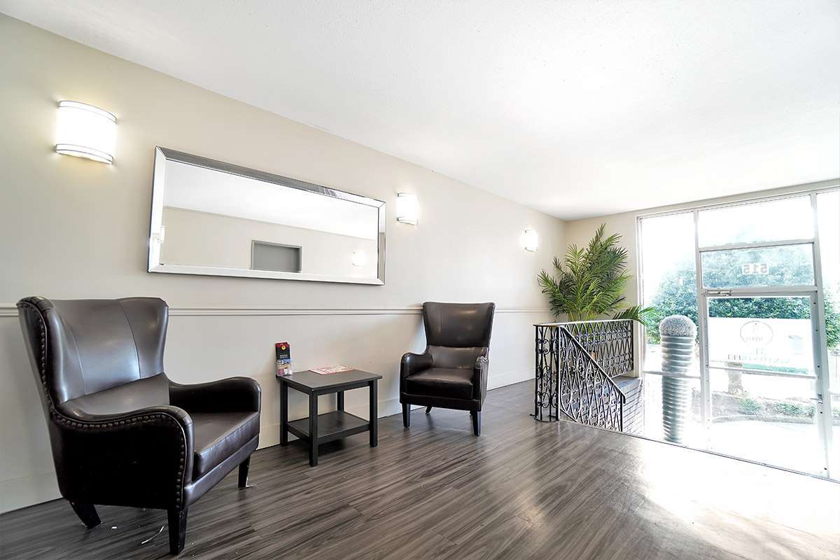 Daylin Manor Apartments - Photo 10