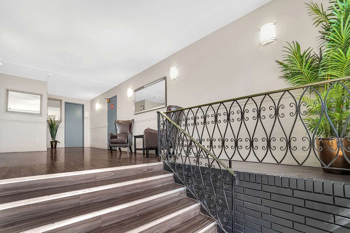Daylin Manor Apartments - Photo 14