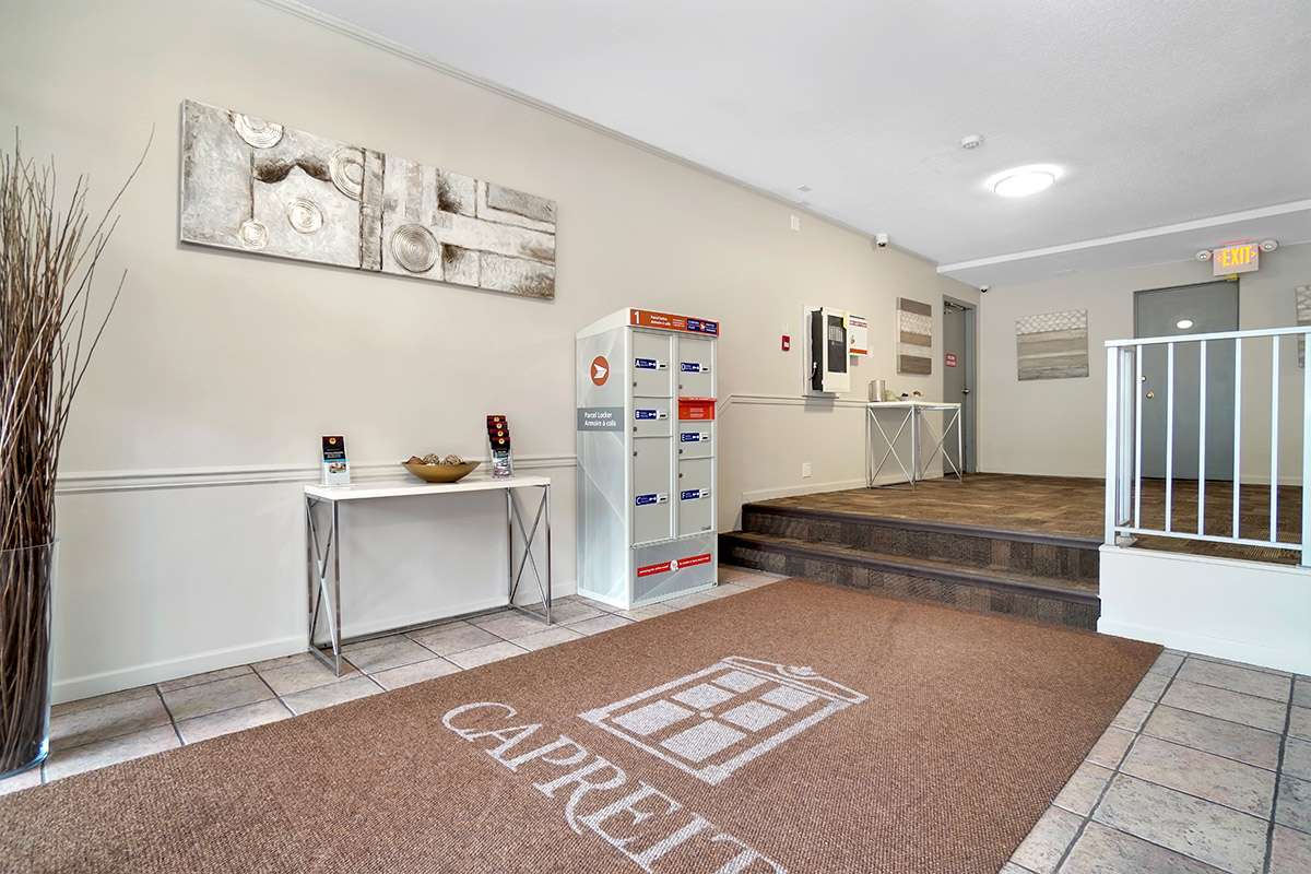Holly Tree Apartments - Photo 24