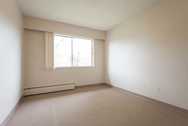 Holly Tree Apartments - Photo 15
