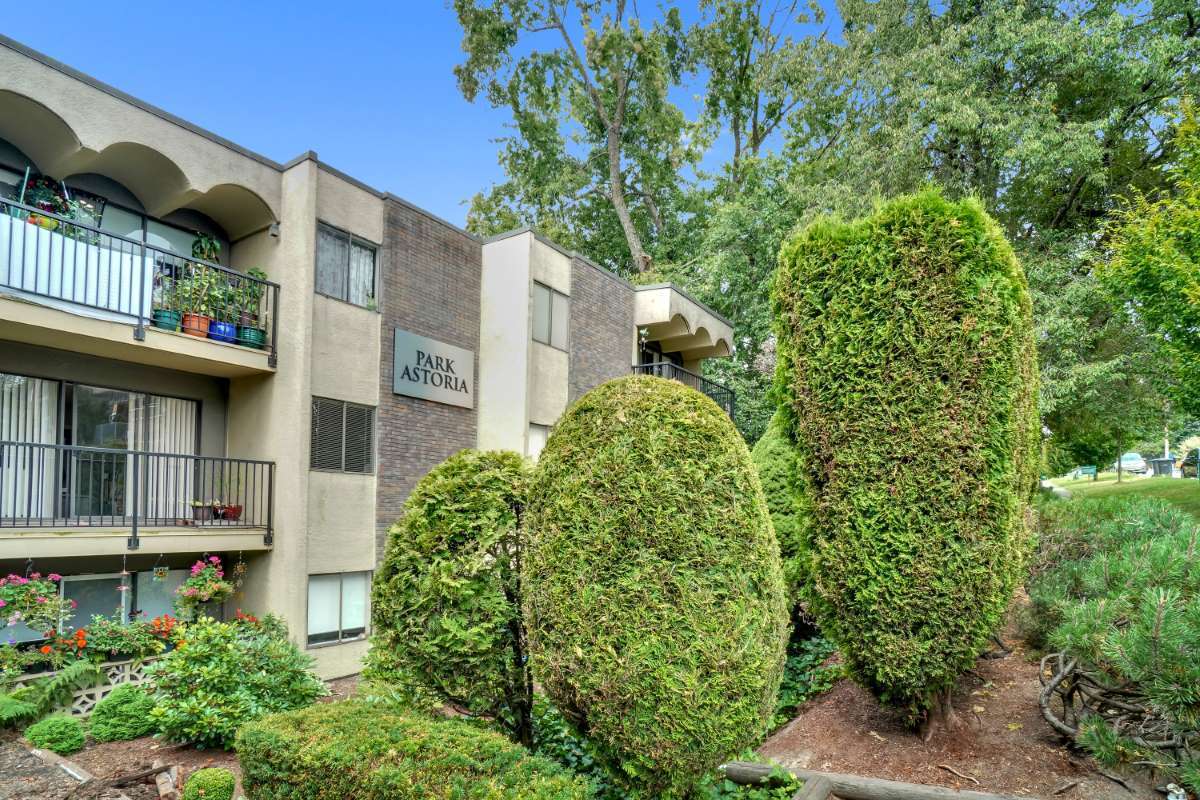 Park Astoria Apartments - Photo 18