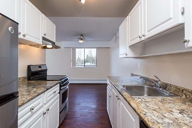 Skyview Apartments - Photo 4