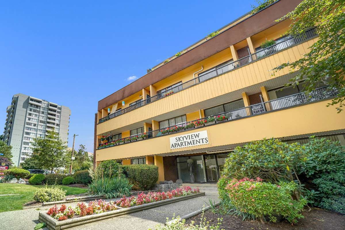 Skyview Apartments - Photo 10